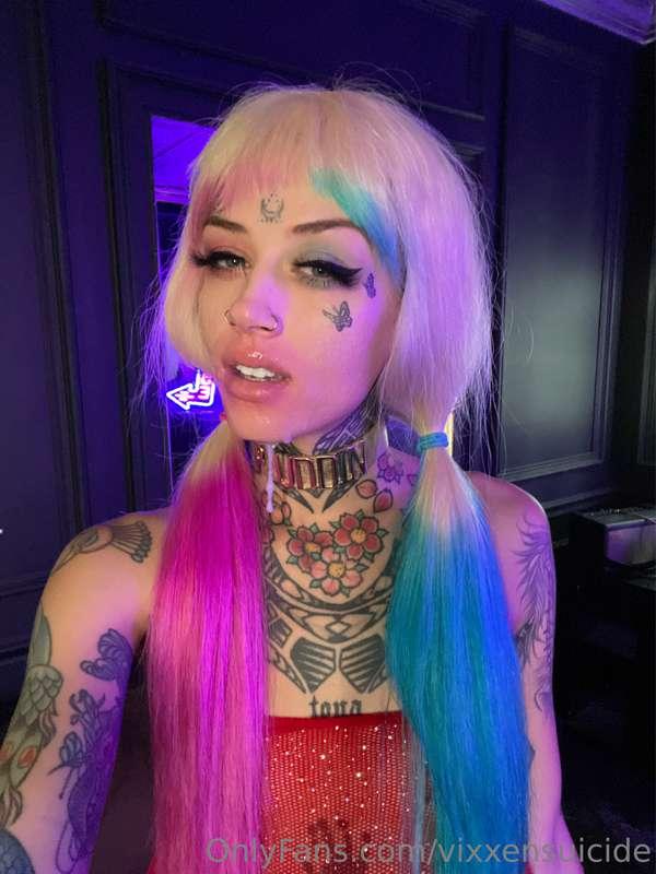 Filmed a new scene today
Don’t I look so pretty with cum on ..
