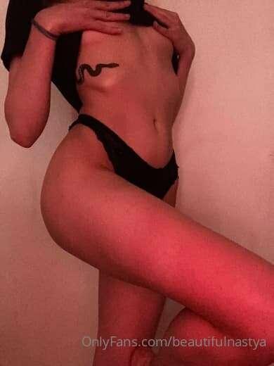 Now I'm going to the shower, I'm already starting to take of..