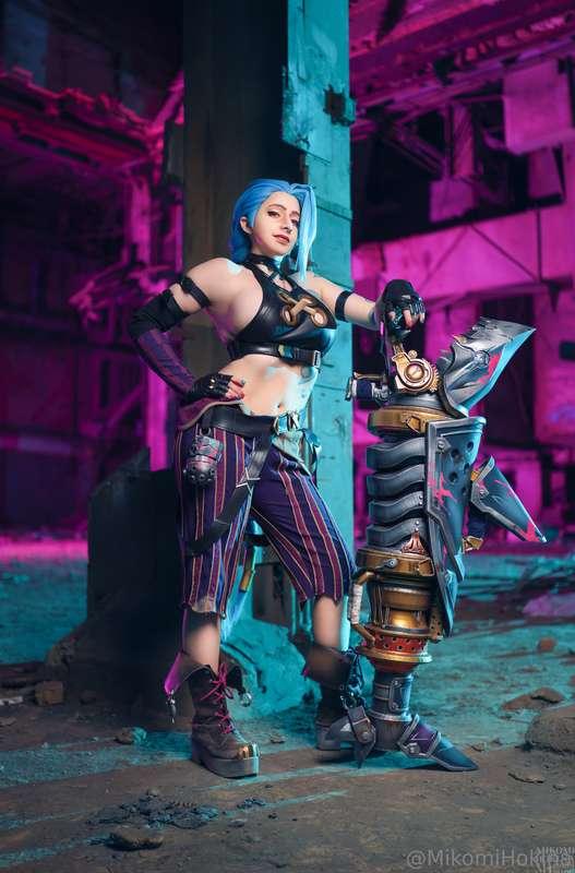 Truly this is the biggest, toughest prop I've ever made 🙌Jin..