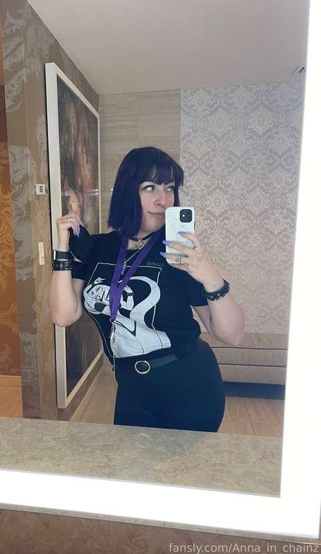 At BLFC furry convention so not much content till after im back on the 4th! Tysm for the love, encouragement and tips! 💜💜💜