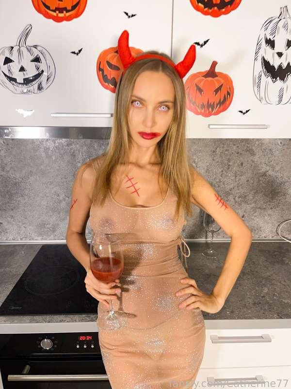 catherine77 image #2