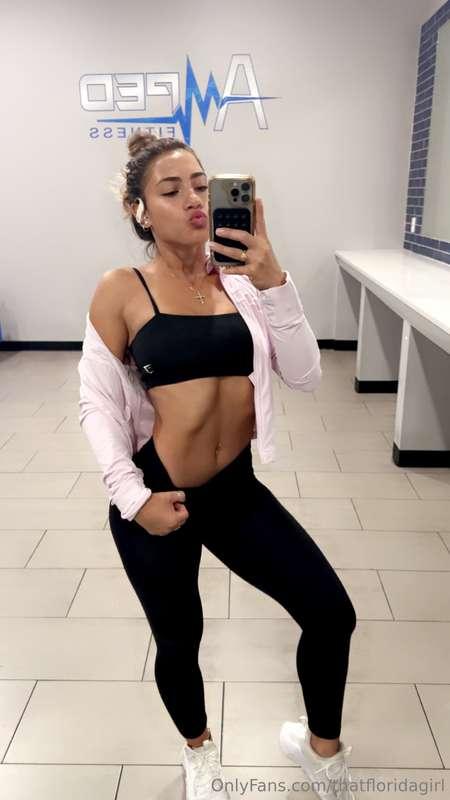 fit check 😉 but send me a message if you wanna see it come a..