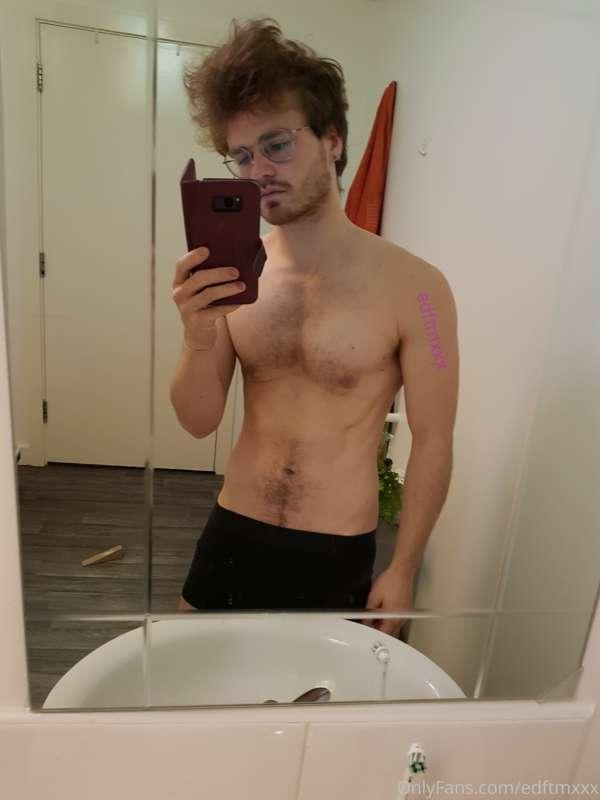 Post-workout mirror pics