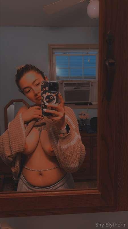 Good afternoon from your favorite lil slut