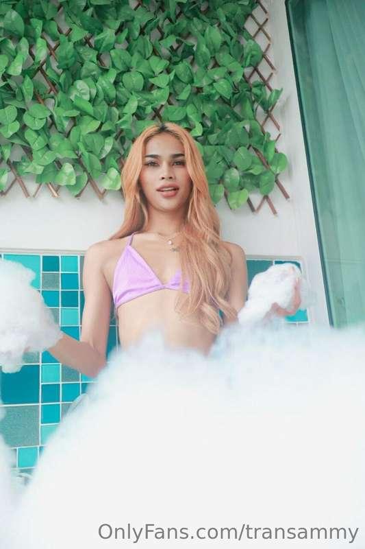 I wish you were here with me playing balls and bubbles 🍆💦😈