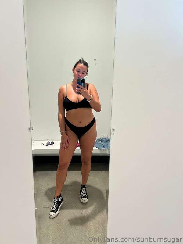 Dressing room selfies for papi