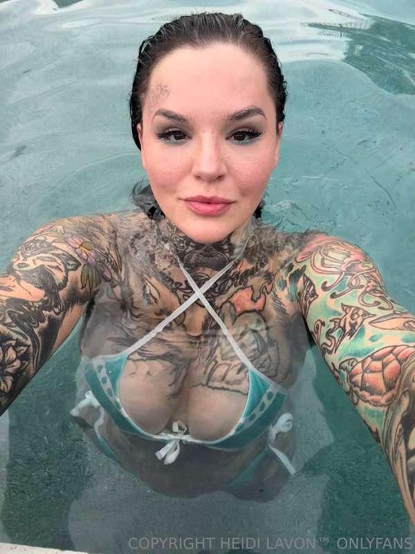wanna join me for a swim today? 🏊🏻‍♀️