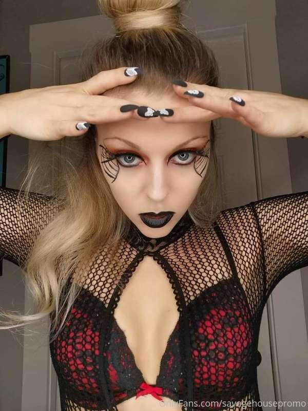 🖤🎃🧡 HAPPY HALLOWEEN 🧡🎃🖤

It's Contest Time!!! DM me pics of ..