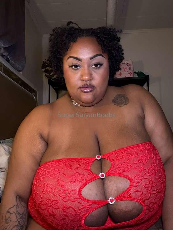 Happy TITTY Tuesday 🥰 hopefully I’m still your fave pair 🫶🏽