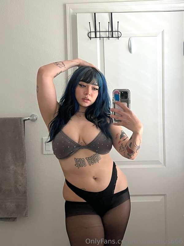what’s hiding under my clothes (the bra is a rare occasion) 
