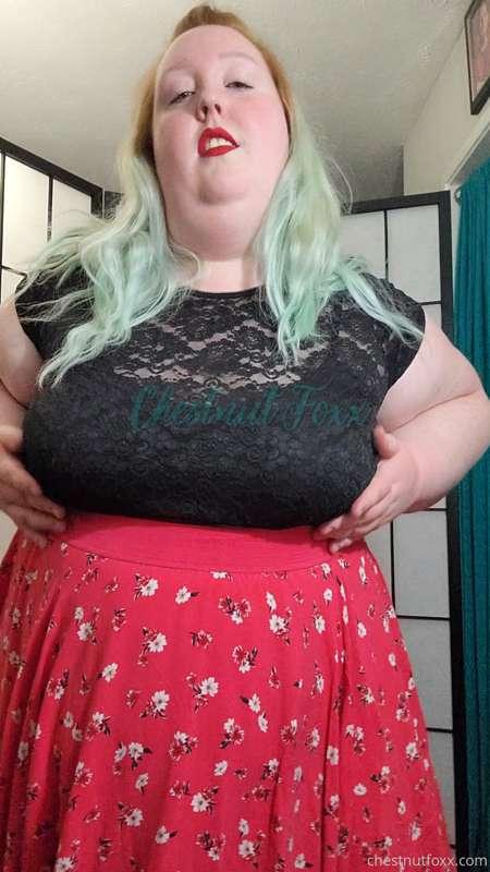 Do you like red lips, Sir?