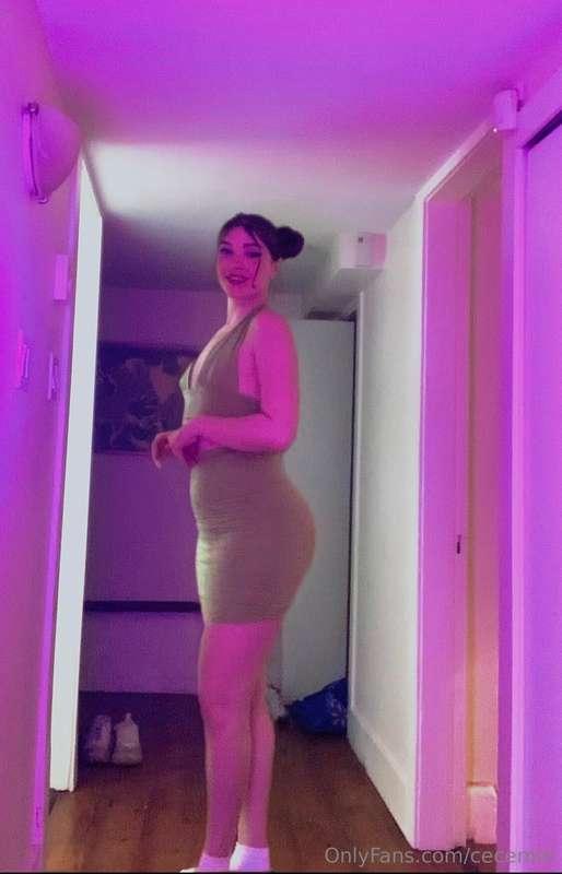 eee I love this fit 😭❤️ also look how fat my butt is rn. exc..