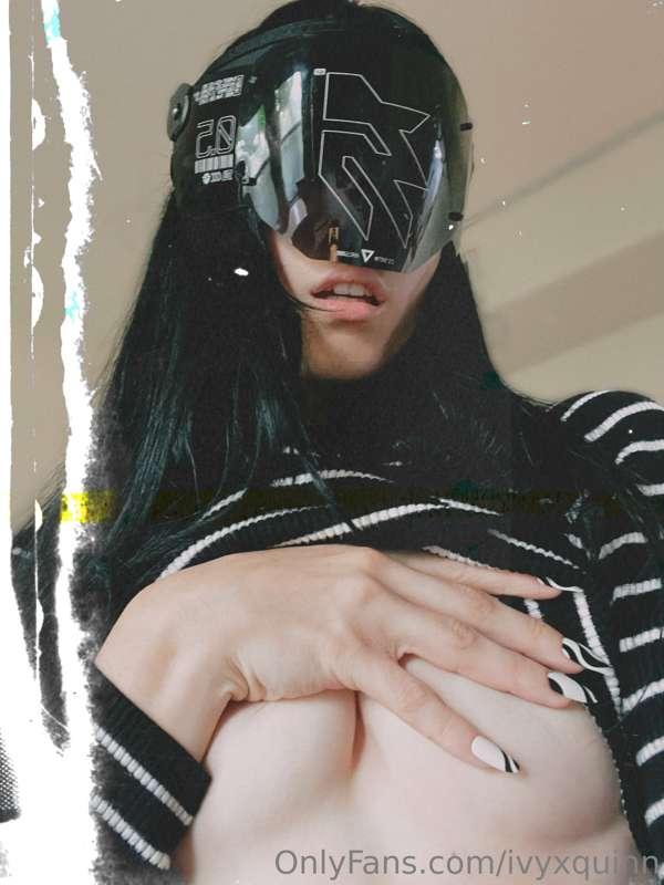 It’s your cyber baddie 💖 comment your favorite sex position ..