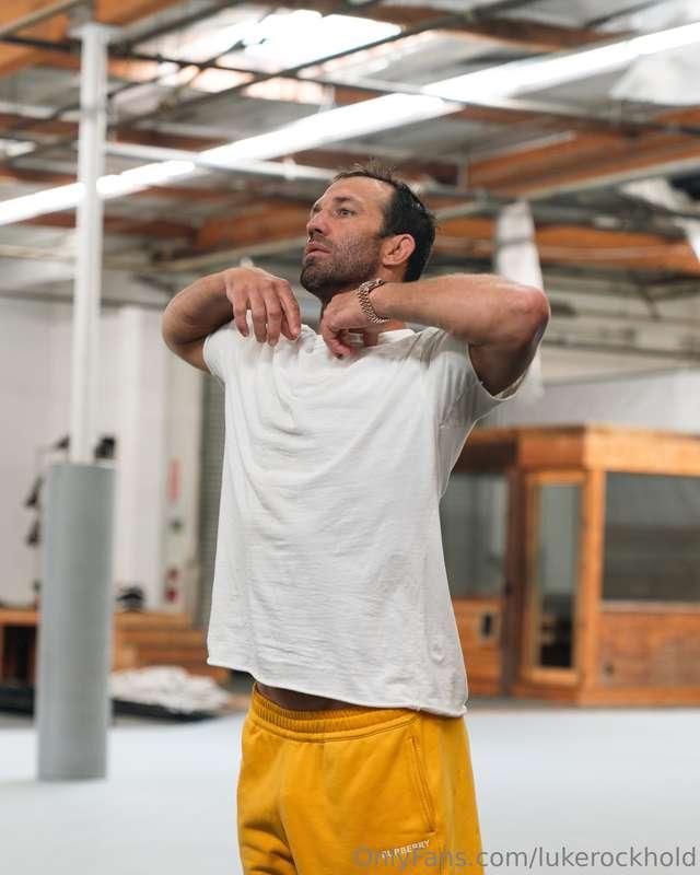 Wana see what's under?