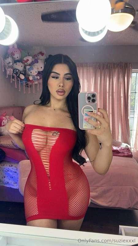 @alelishious is a super cute trans girl with an ass you won’..