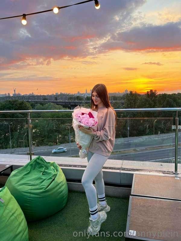 Hello everyone. Today is a wonderful day - my birthday!!! 🙈 ..