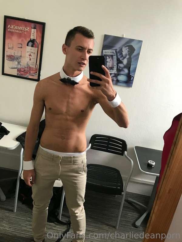 Gentleman mode today🤪🫡
Just dont have a proper button shirt ..