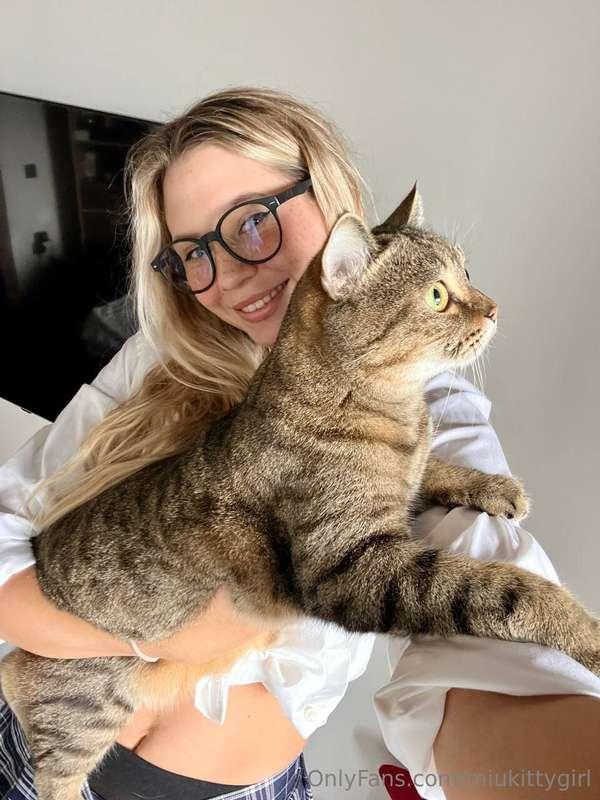 My furry friend doesn't like to be photographed. But I was a..