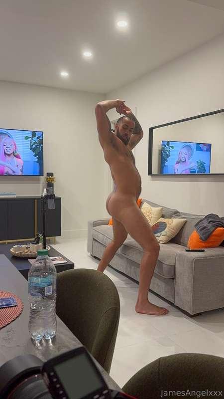 New LIVE cumming tonight at 10 pm EST/7 pm PST!! Don't miss ..