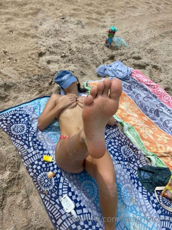 We had an amazing day at the nude beach 😋