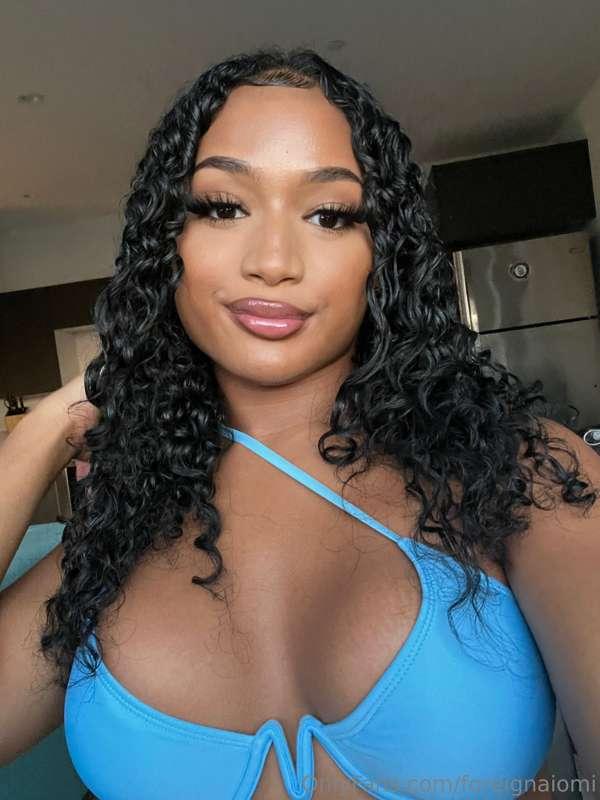Who can guess my fav Colour???