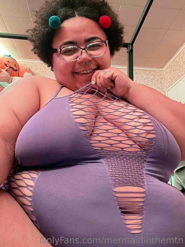 This outfit makes me feel extra delicious 🤤