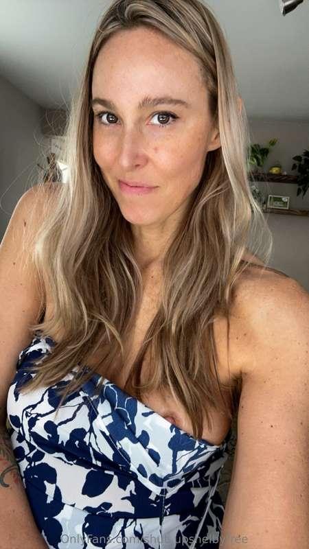 This sundress needs to come off! I pull my titties out and s..