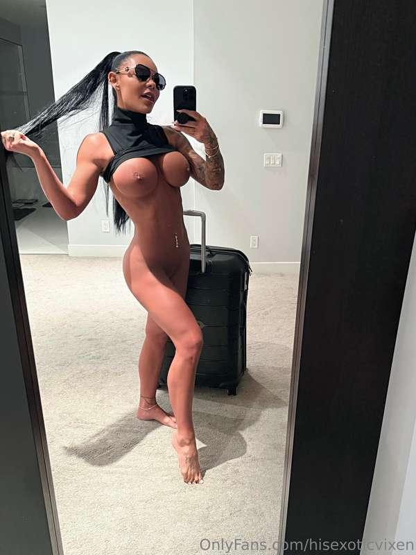 5am Off to Mexico Selfie 😈🥰