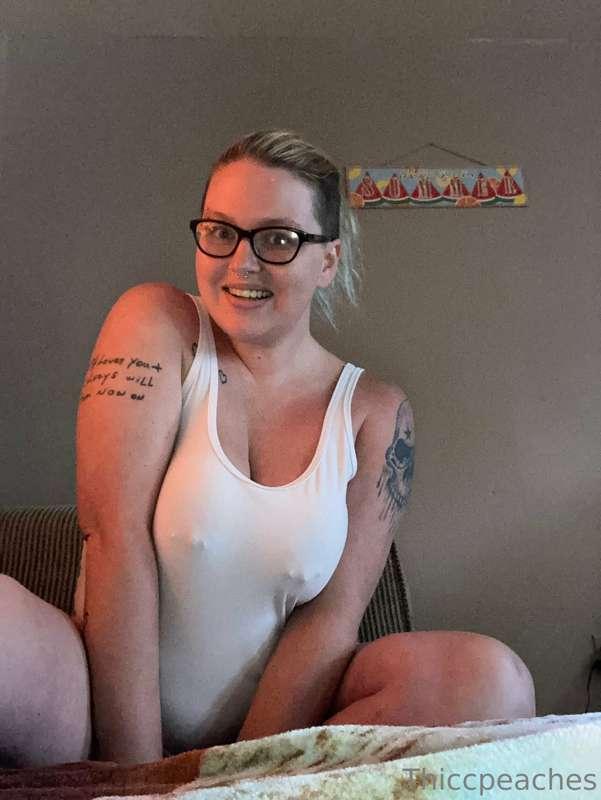 Guess who’s back. Working on a new page 😘 lots of new videos..