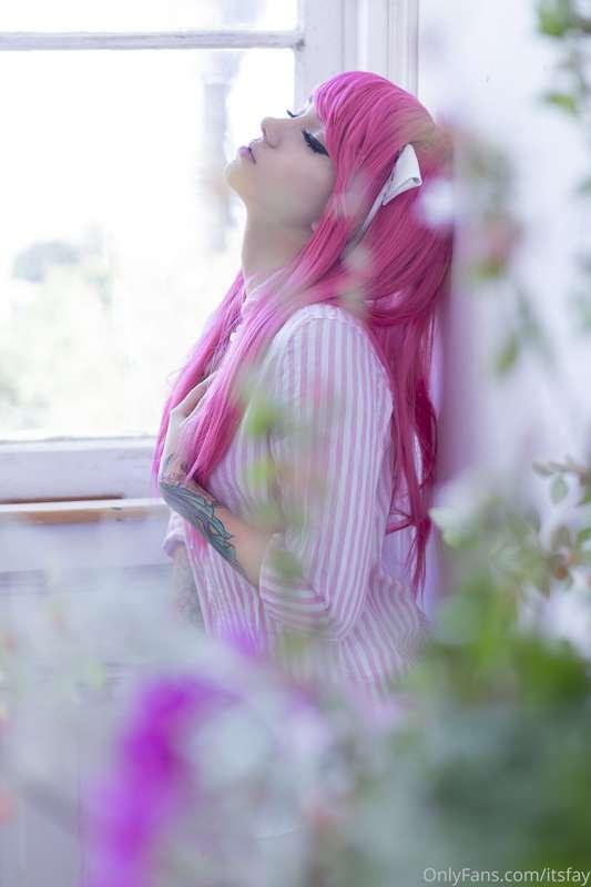 Hey you! It's Lucy. This is the set of the mont <3
For full ..