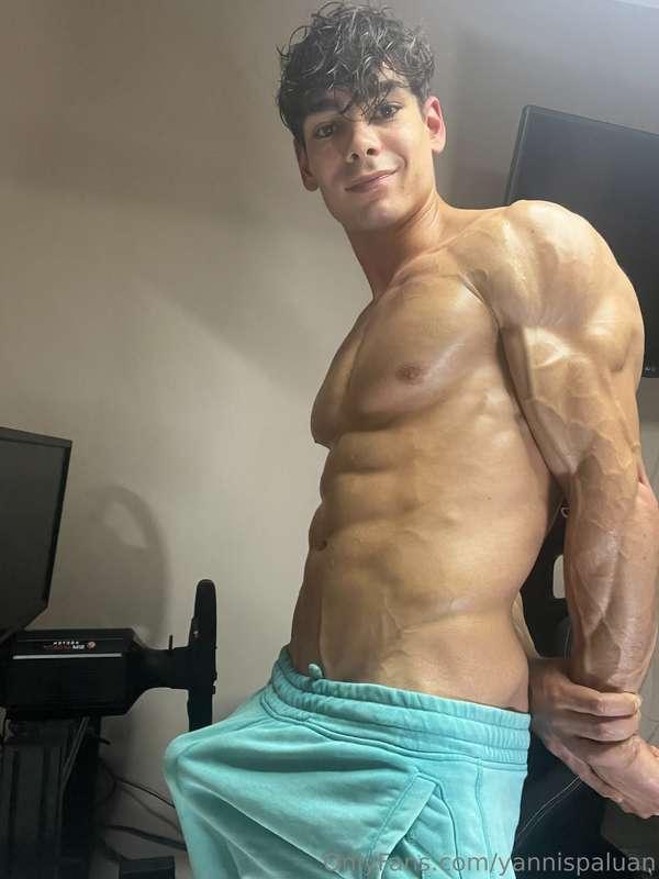 You’ve seen the body — now see what happens when the lights ..