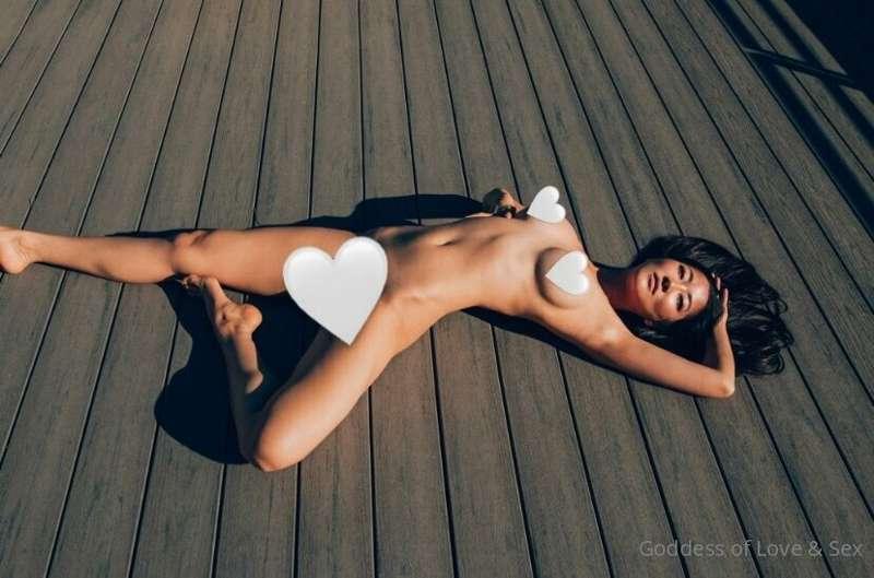 ***Love, sex, magic*** in your DMs 👀