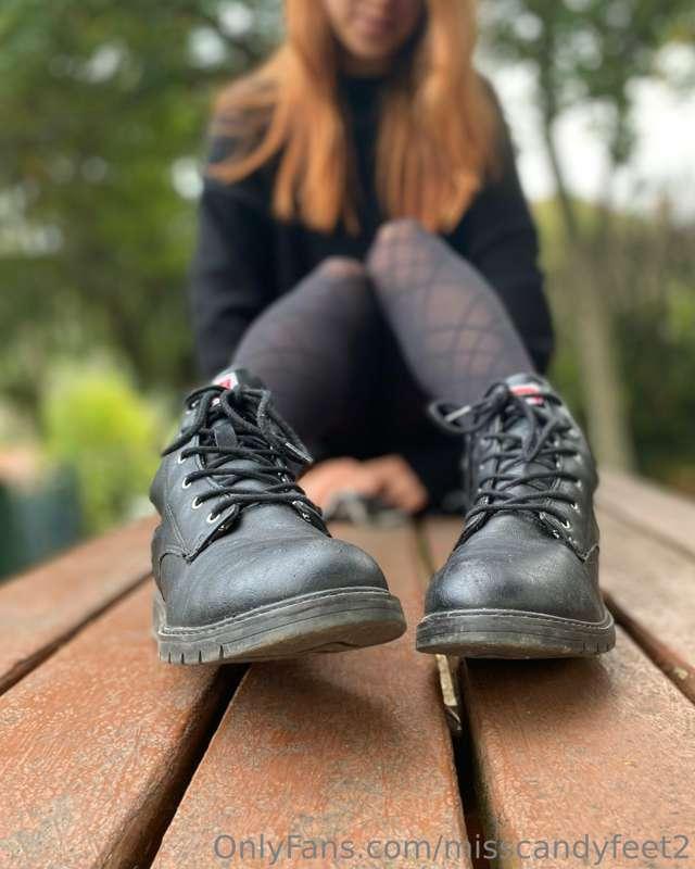 Any nylon lover? 🖤

Qualche amante delle collant? 🖤