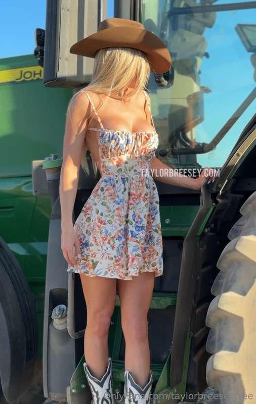 🔥NEW SQUIRT ON TRACTOR🔥 it’s that time of year where I get o..