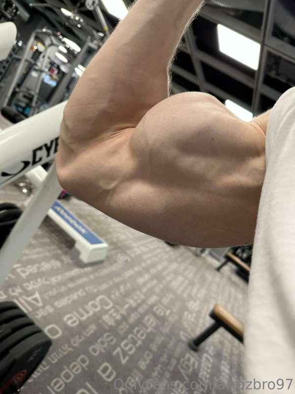 armzbro97 image #2
