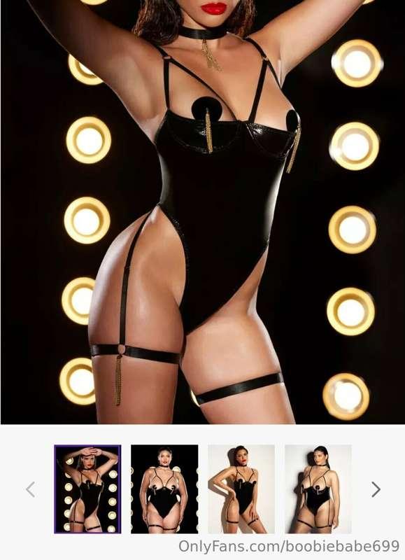 Sexy outfit with garter and nipple pasties.🥵