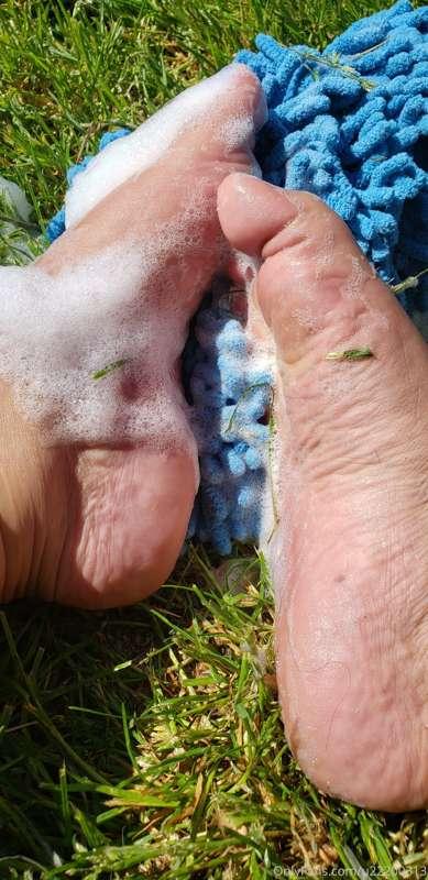 I love playing in the dirty car water.  Cum join me?