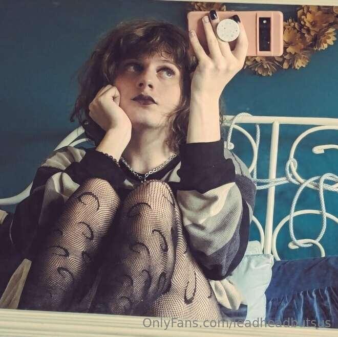 Here's my pfp in case anyone wanted a better view 😊😊