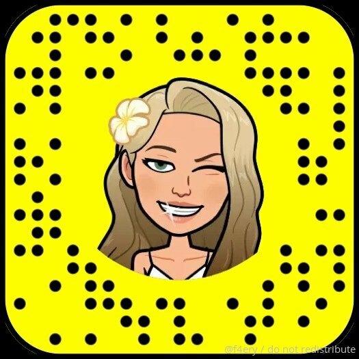 Add me on my new Snapchat!! @f4eryy