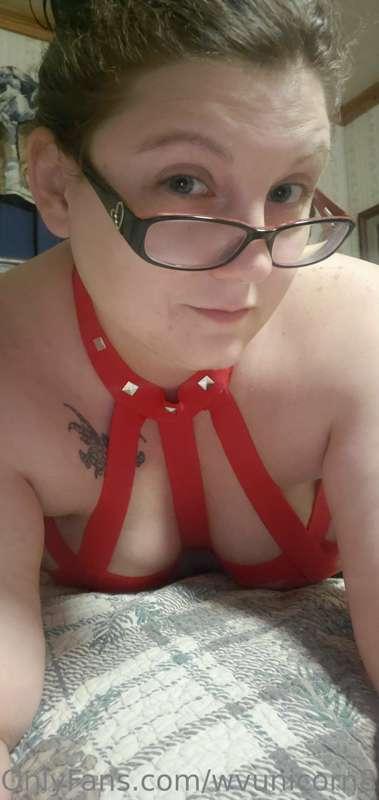 Who is curious to see what this red strappy lingerie looks l..