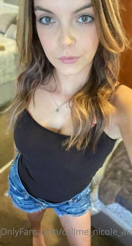 Hoping your day was as 🔥 as you are!! 😉