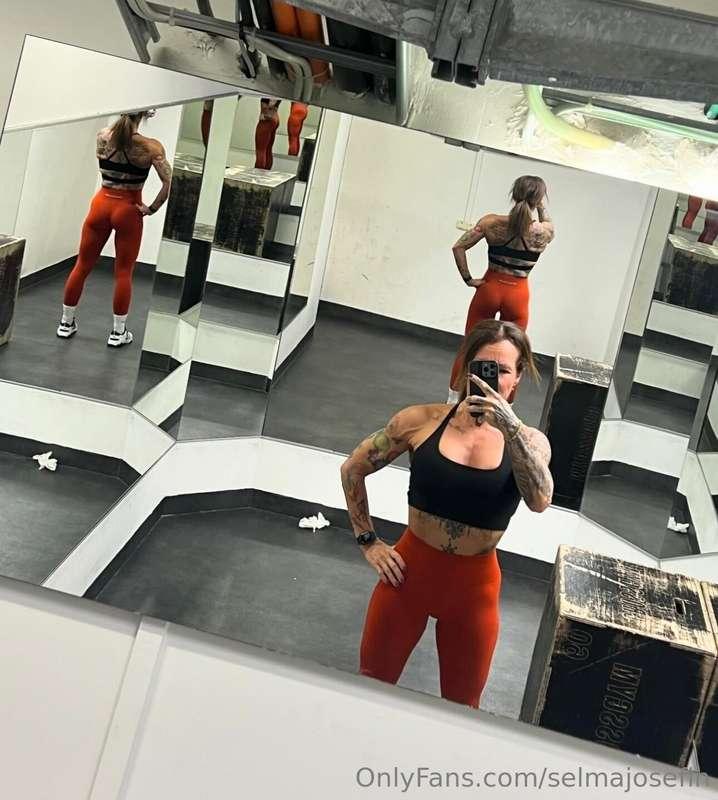 Följ min mamma här på OF! 🫶🏼 @alpheratz https://onlyfans.com..