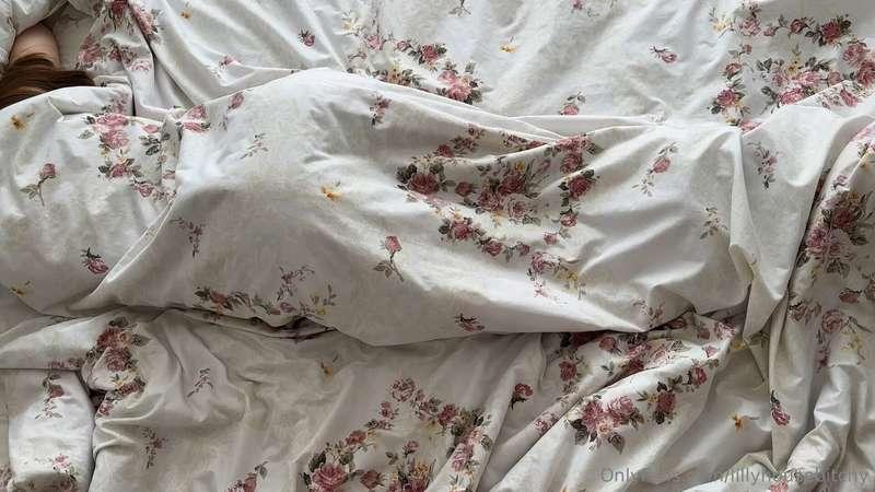 hmmm... what could you possibly find under the blanket? 🤔 