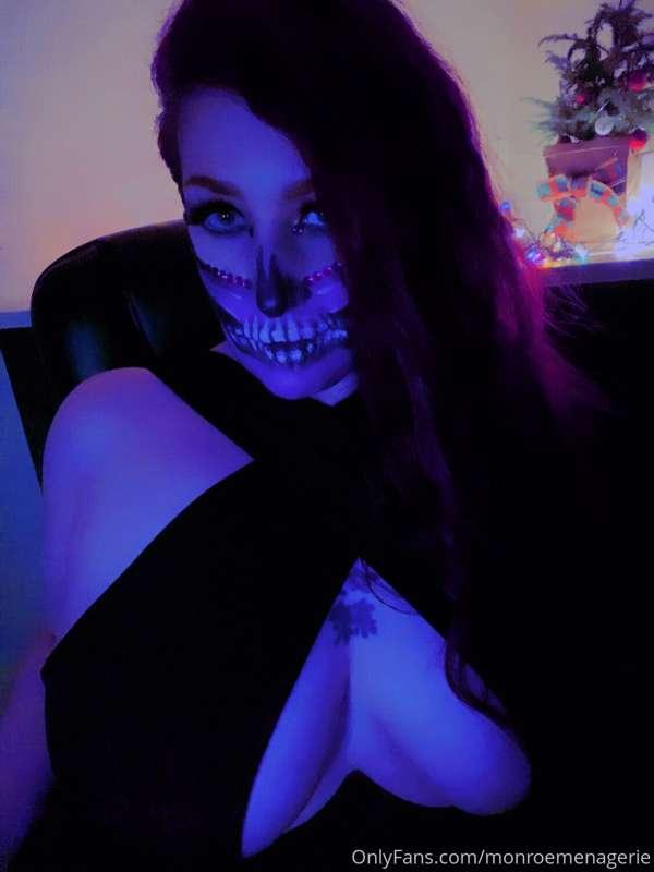 Insomnia for me means tits for you 😂. $5 flirty flash album ..