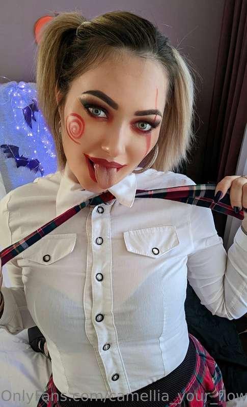 Guess what character I'm cosplaying? 💖🥰