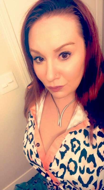 🥵 YOU WANTED IT SO HERE YOU GOOOO!

Happy Titty Tuesday to y..