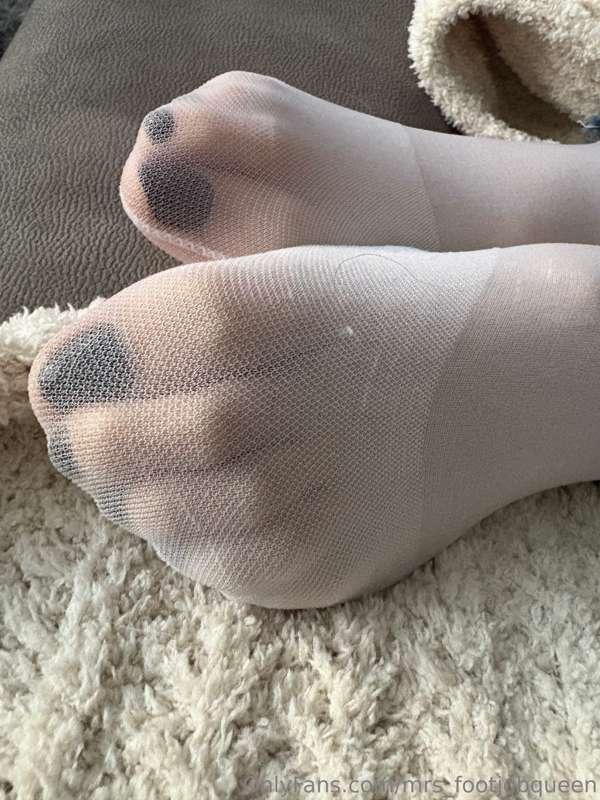 mrs_footjobqueen image #1