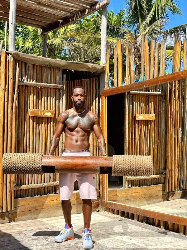 Love lifting wood  💪🏾🍆
