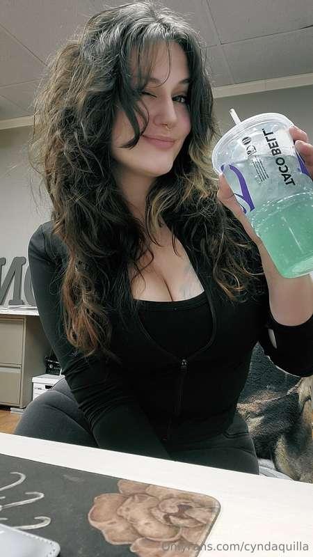 Today's office fit 🥰 Its Friday and I got myself breakfast 😘..