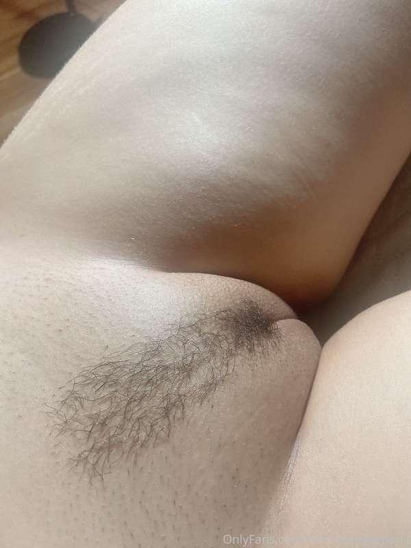 How long do you think you would last inside my warm pussy? 🤭